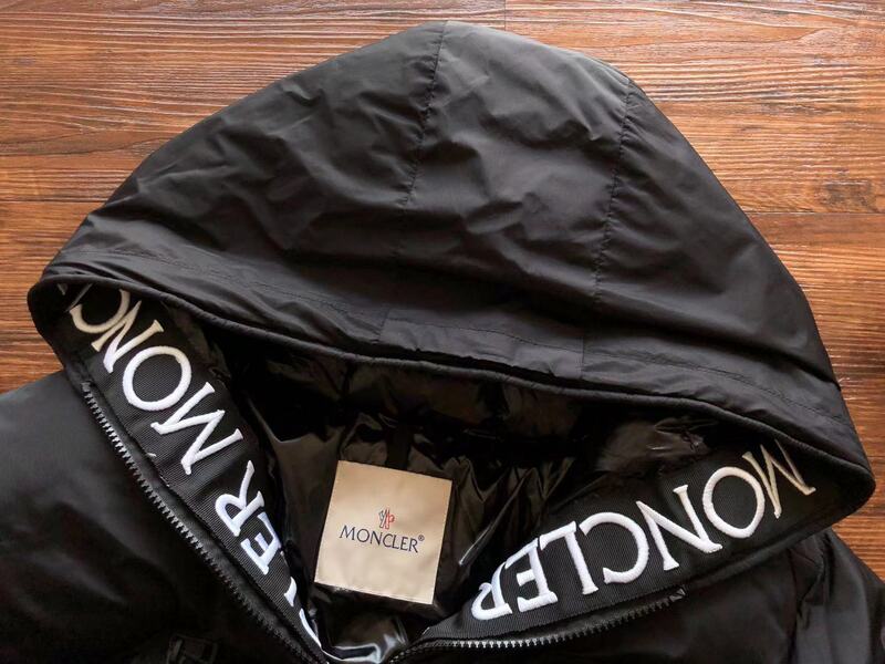 Chamarra Moncler Montcla