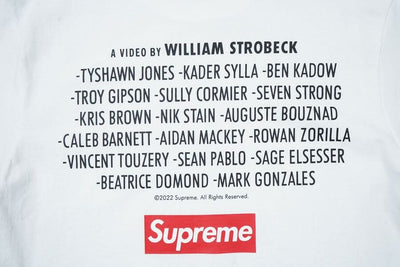 Playera Supreme “Play Dead”