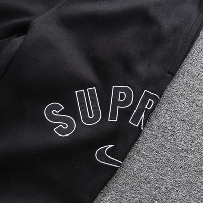 Pantalón Supreme x Nike Arc