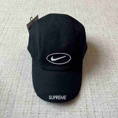 Gorra Supreme x Nike Running Negro