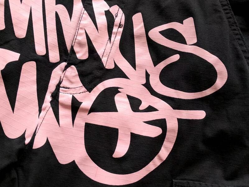 Pantalón Minus Two Cargo Negro/Rosa