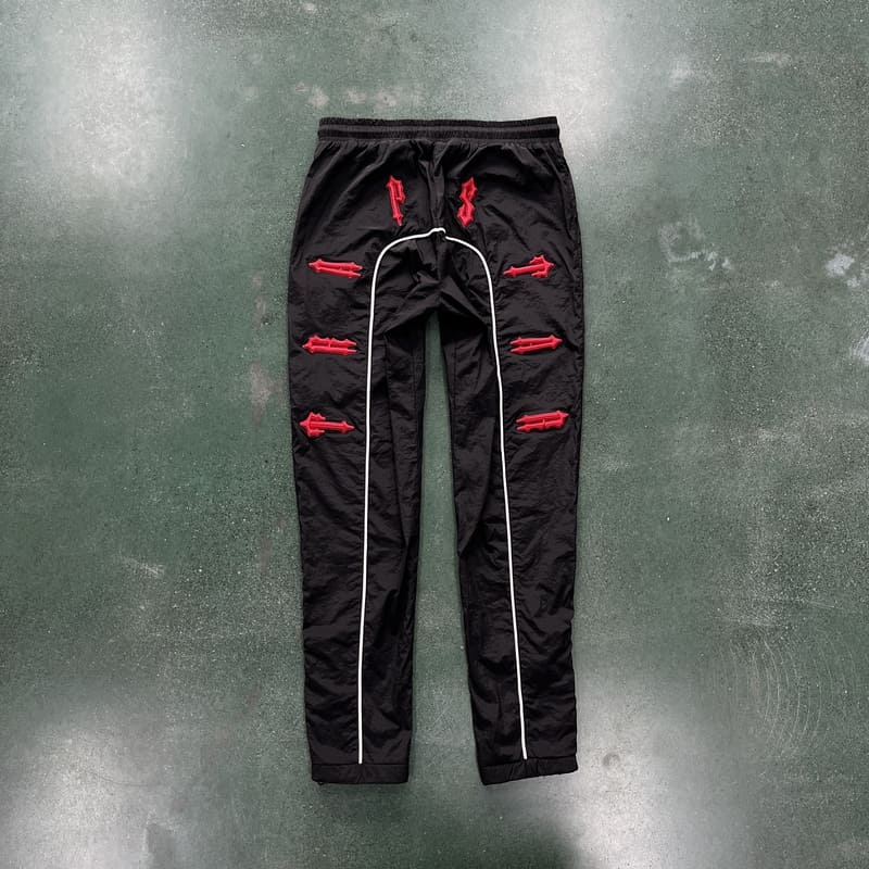 Conjuto Trapstar Irongate 2.0 Shellsuit Rojo Negro