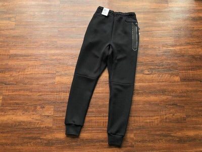 Conjunto Nike Tech Fleece Negro