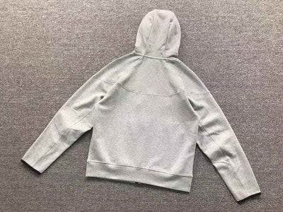 Chamarra Nike Tech Fleece Gris 2023