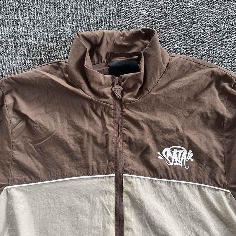 Conjunto Synaworld 'Syna Logo' Shell Café/Beige