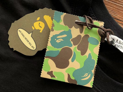 Playera BAPE x Undefeated Ape Head