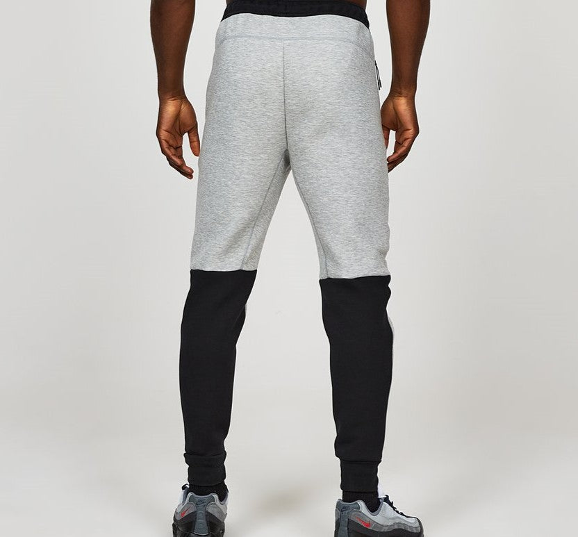 Conjunto Nike Tech Fleece Gris/Negro 2023 (New Season)