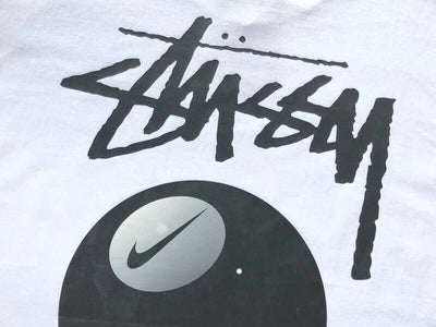 Playera Nike x Stussy 8 Ball