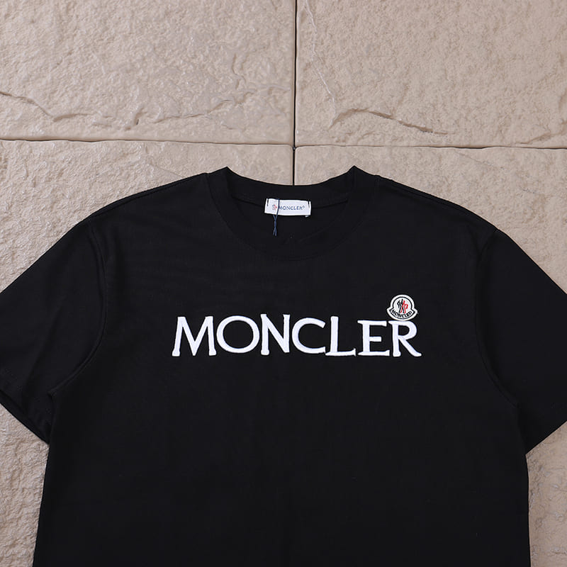 Playera Moncler Enfant Logo Preta