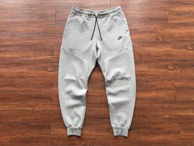 Conjunto Nike Tech Fleece Gris