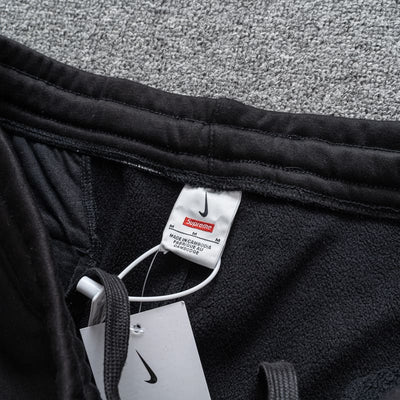 Pantalón Supreme x Nike Arc