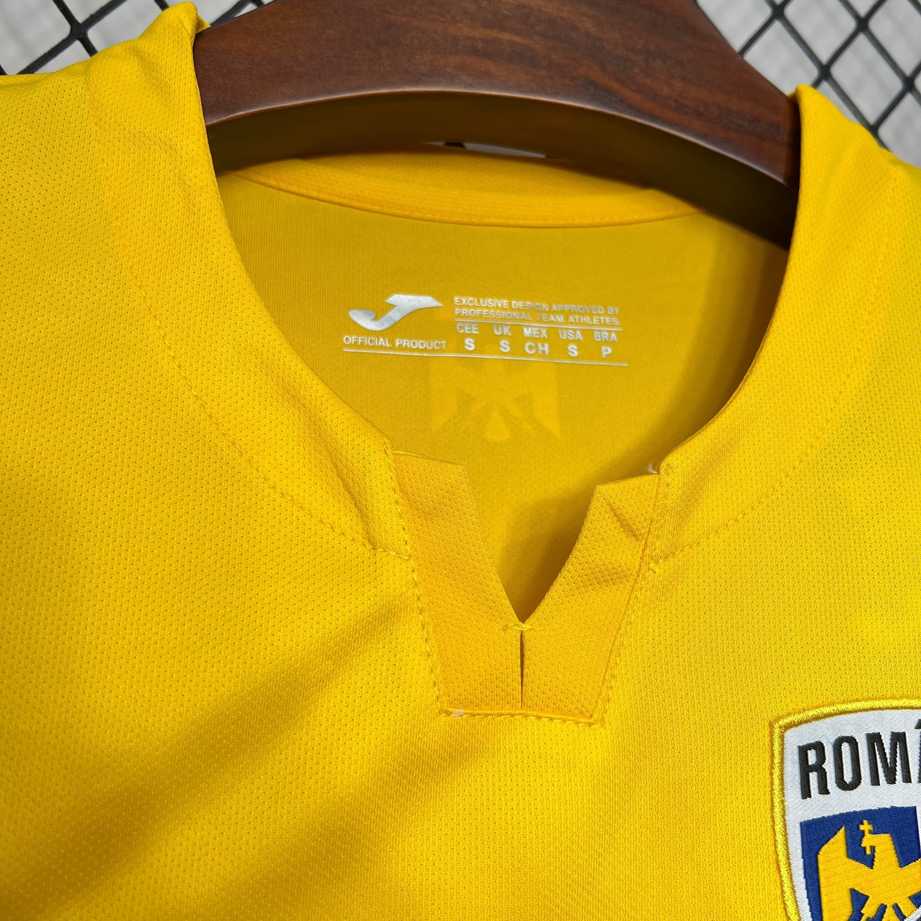 Camisa Romênia Home 24/25 - Versão Torcedor