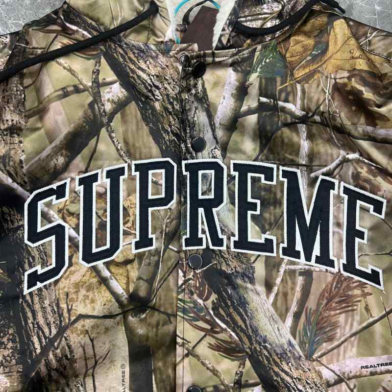 Chamarra Supreme x Mitchell & Ness Varsity Satin AP Camo