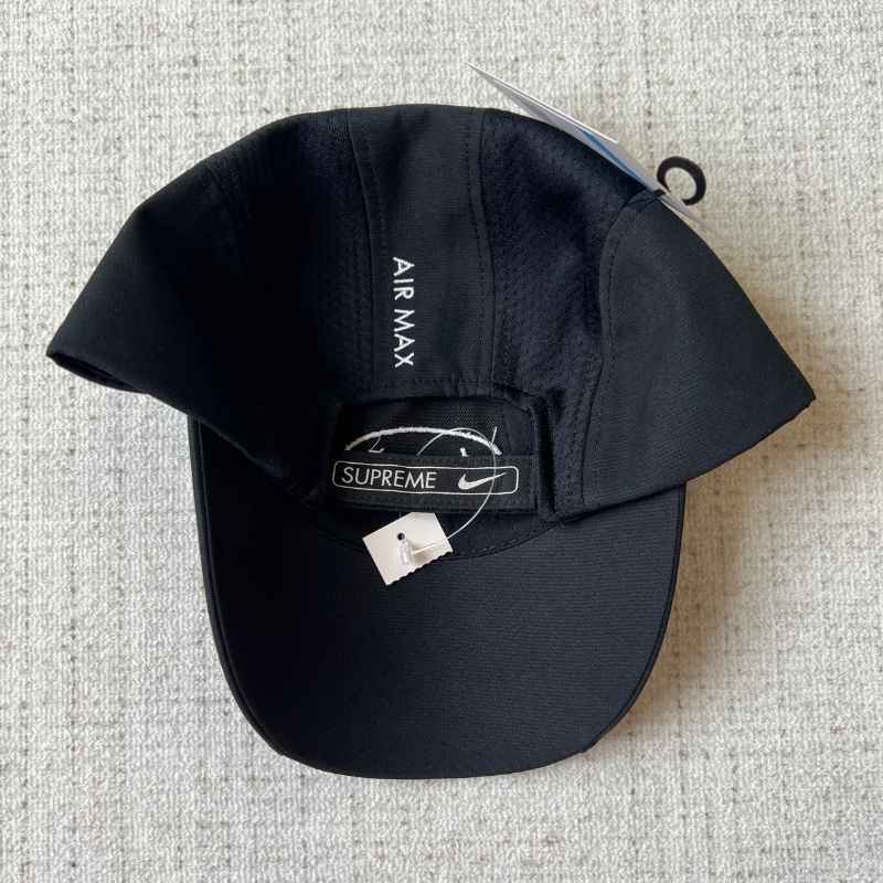 Gorra Supreme x Nike Running Negro
