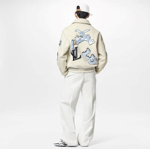 Chamarra Louis Vuitton Varsity En Piel Bordada “Multi-Patches Mixed/Milky White”