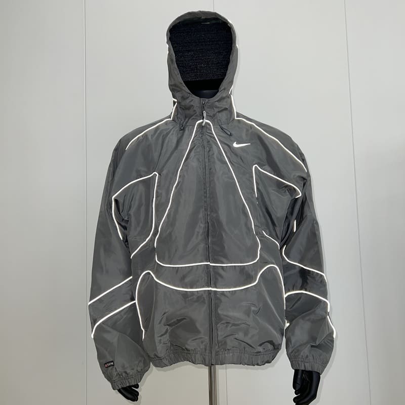 Chamarra Nike x Corteiz