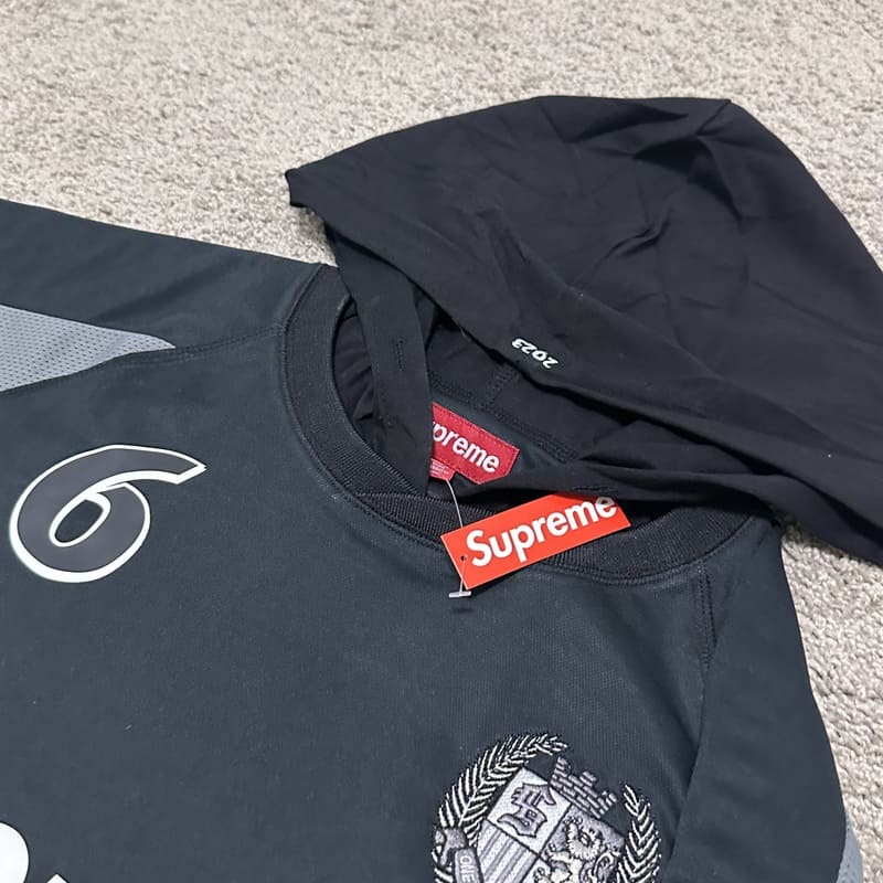 Conjunto Supreme Hooded Soccer Negro