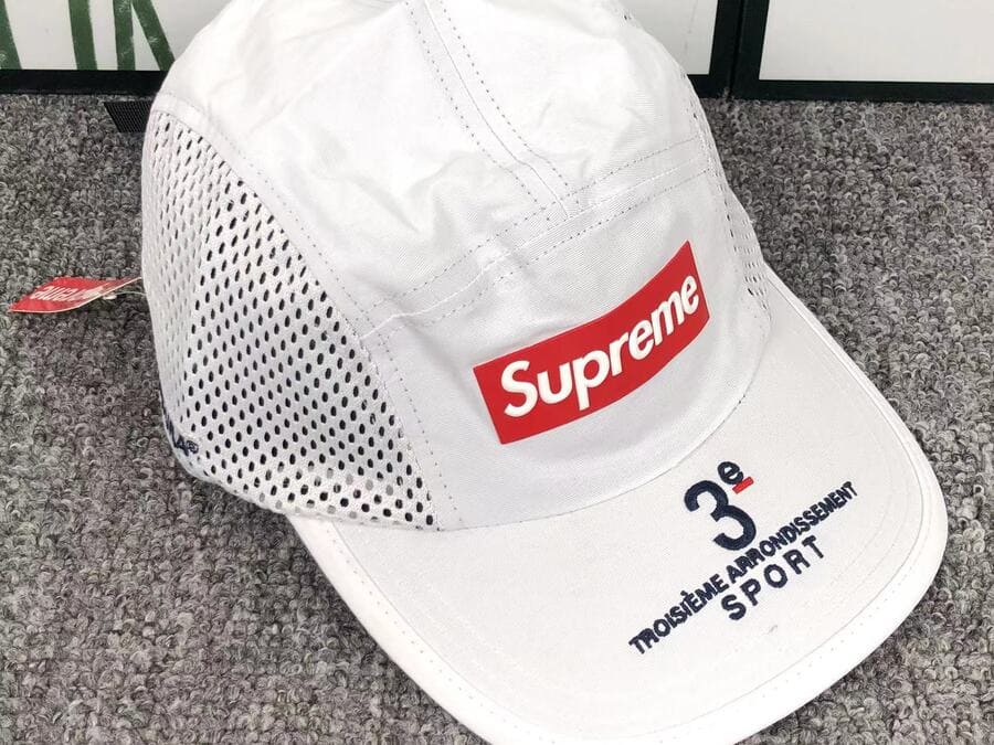 Gorra Supreme Mesh Side Panel Camp Blanco