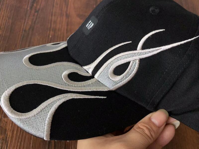 Yeezy x Gap Gorra Flame Black