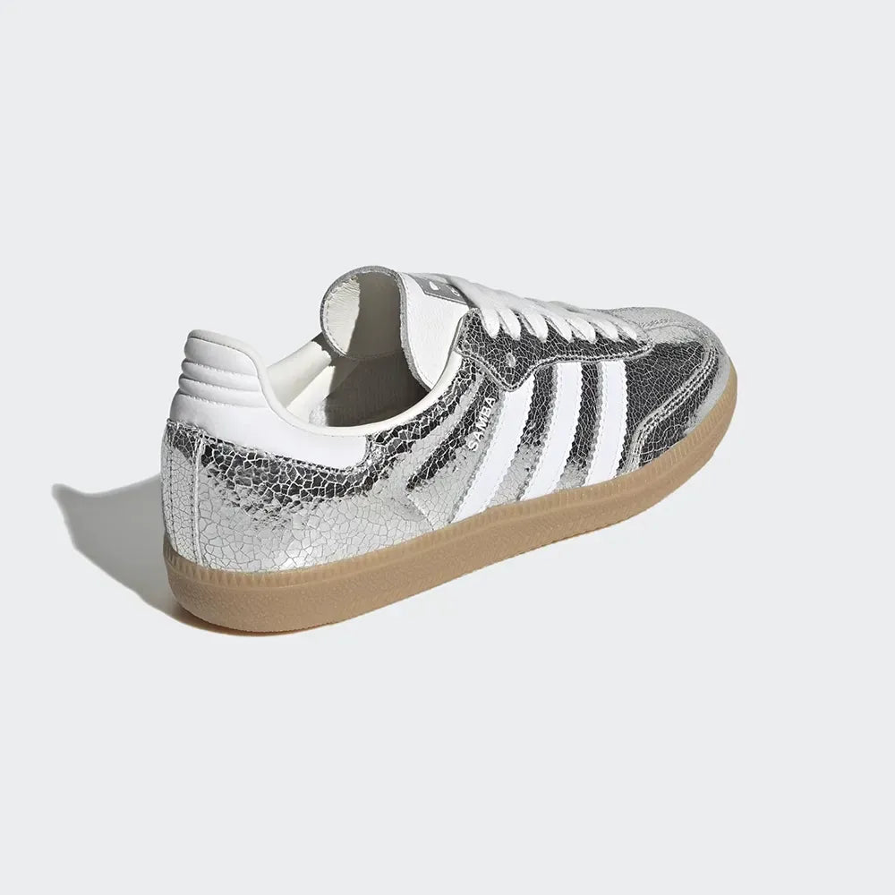 SAMBA OG Silver Metallic Cracked Leather–Cómodo