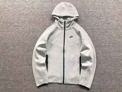 Chamarra Nike Tech Fleece Gris 2023