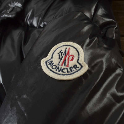 Sobretudo Moncler Metalassê Negro