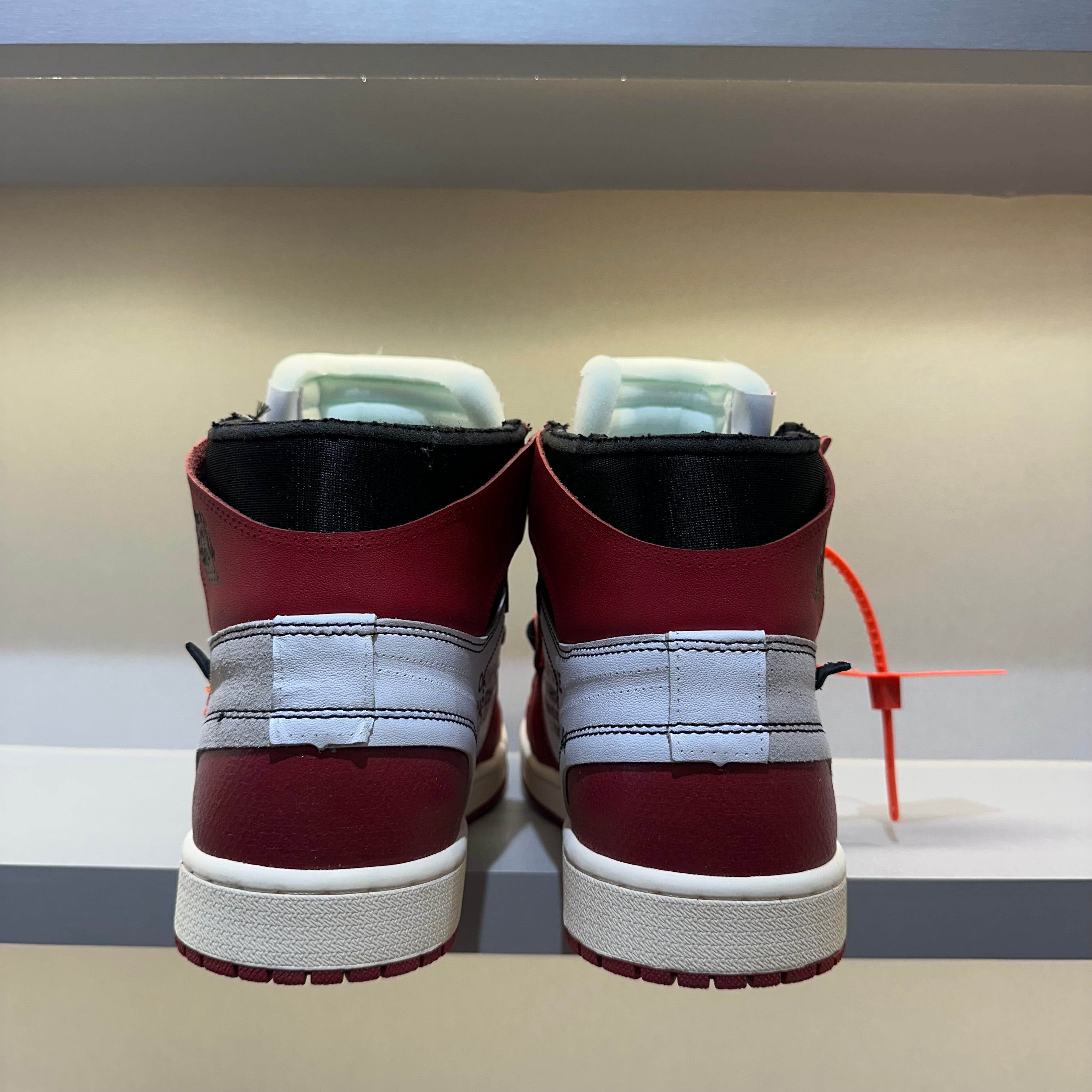 Nike Jordan 1 Retro High x Off White Chicago