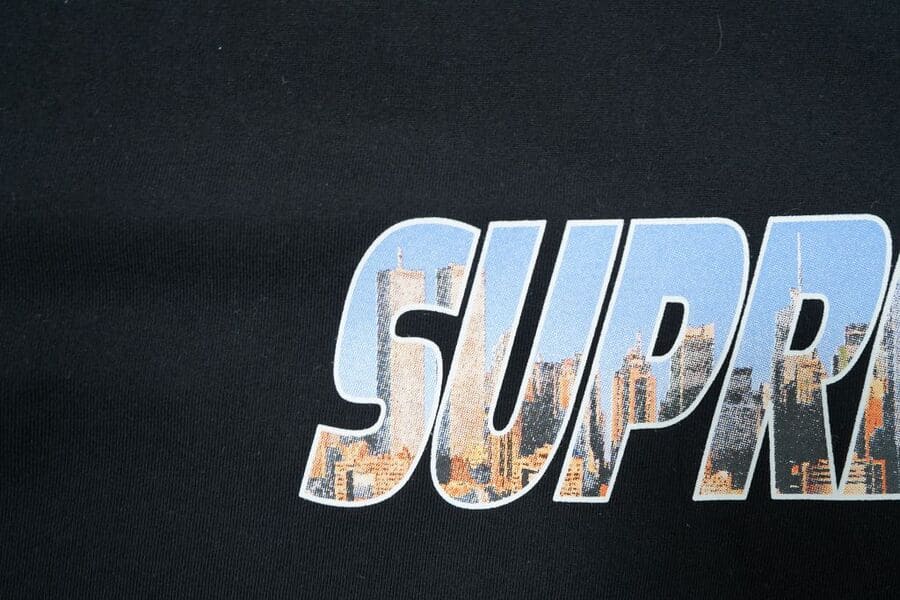 Playera Supreme Gotham Black