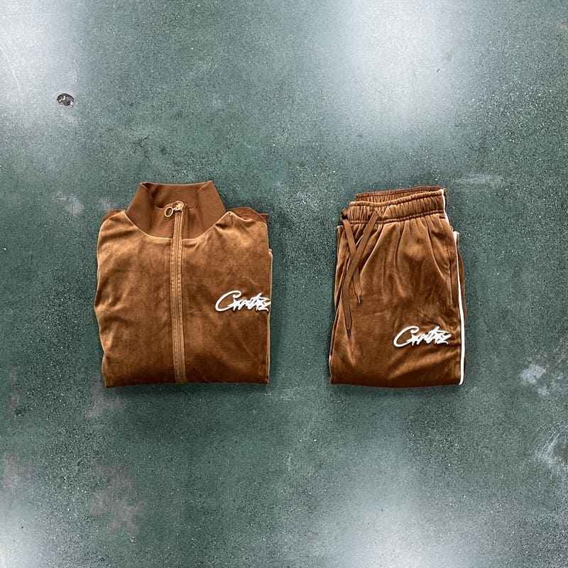 Conjunto Corteiz Veludo Café