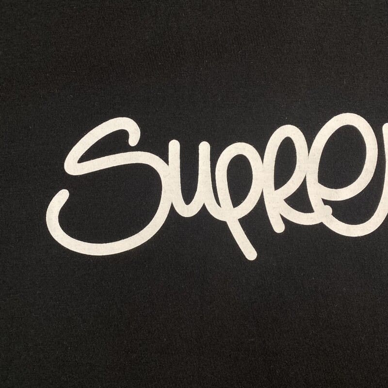 Playera Supreme Handstyle
