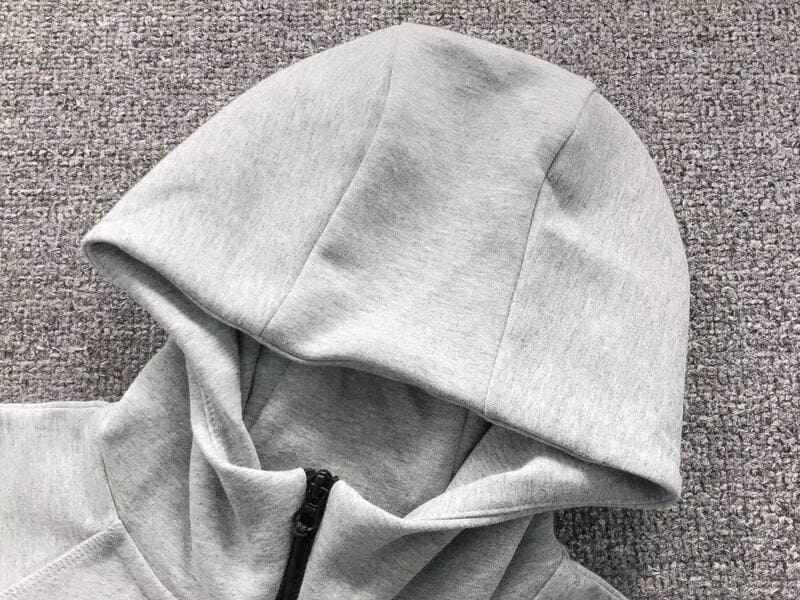 Chamarra Nike Tech Fleece Gris 2023