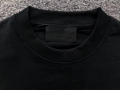 Playera Prada Pocket Logo