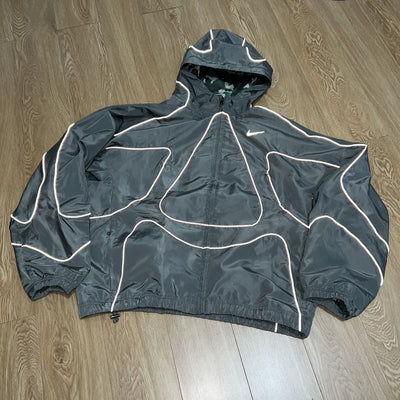 Chamarra Nike x Corteiz Preta