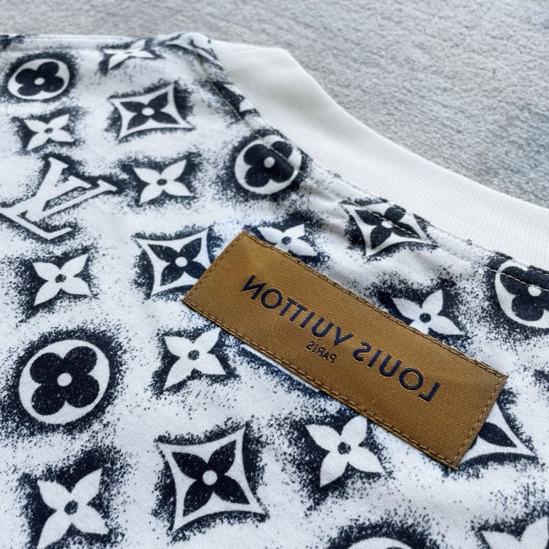 Playera Louis Vuitton Monogram White Deep Black
