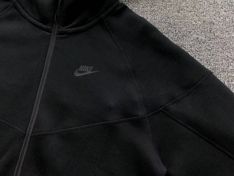 Chamarra Nike Tech Fleece Preta 2023