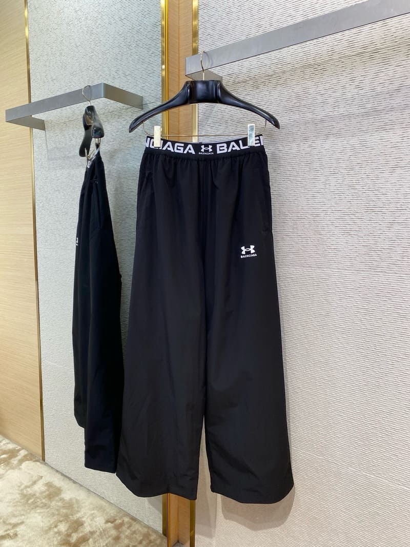 Pantalón Balenciaga x Under Armor Track