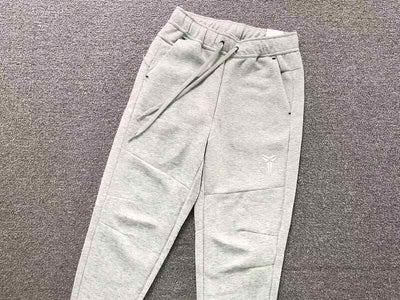 Conjunto Nike tech Fleece Kobe Bryant Gris