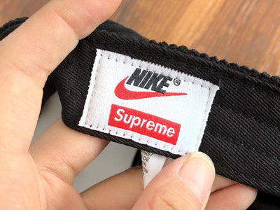 Gorra Supreme x Nike Arc