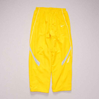Conjunto Supreme x Nike Track Amarillo