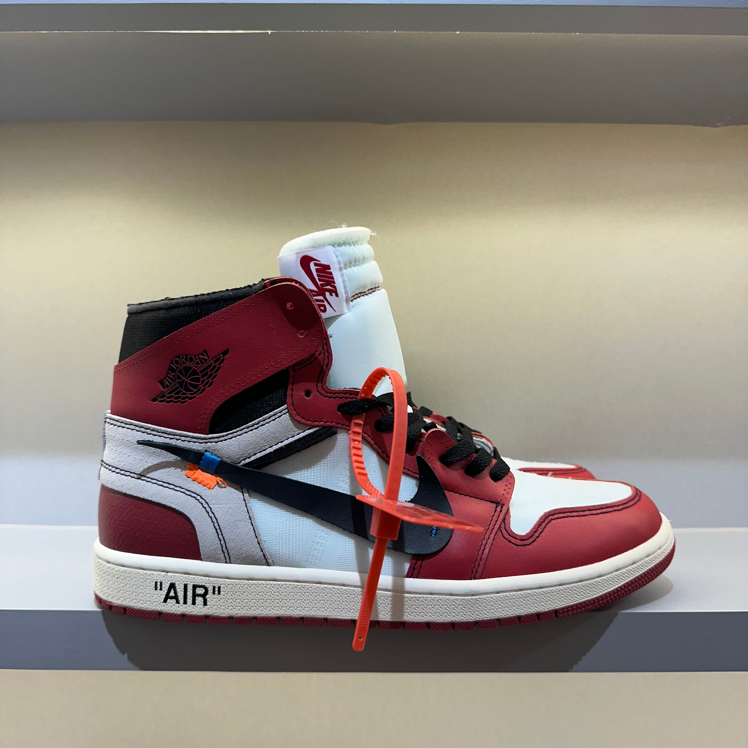 Nike Jordan 1 Retro High x Off White Chicago
