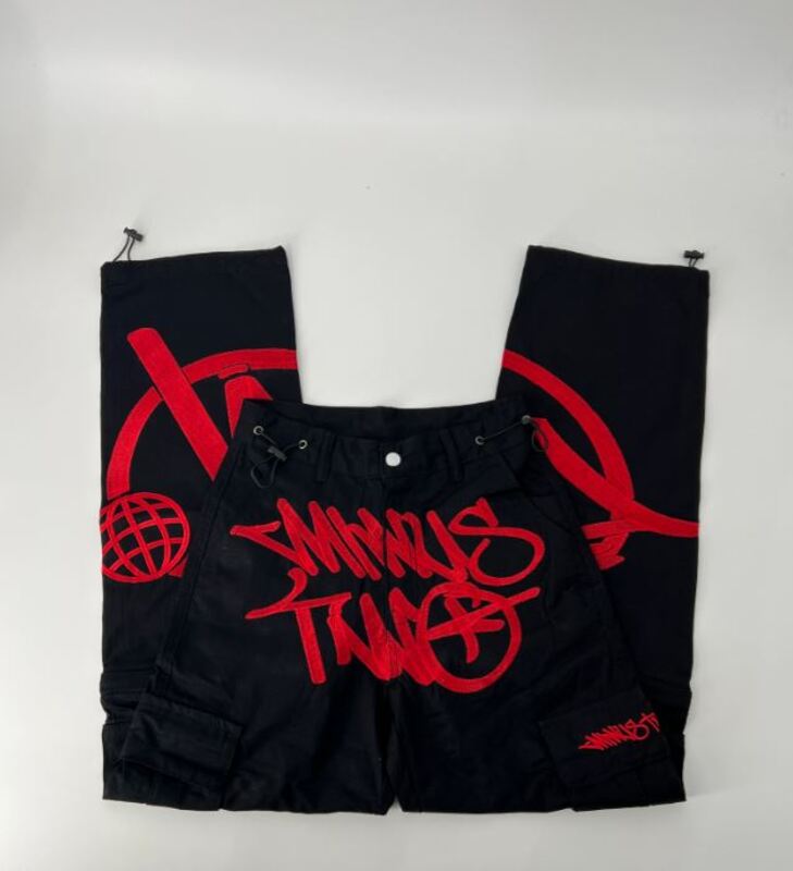 Pantalón Minus Two Cargo Negro/Vermelha