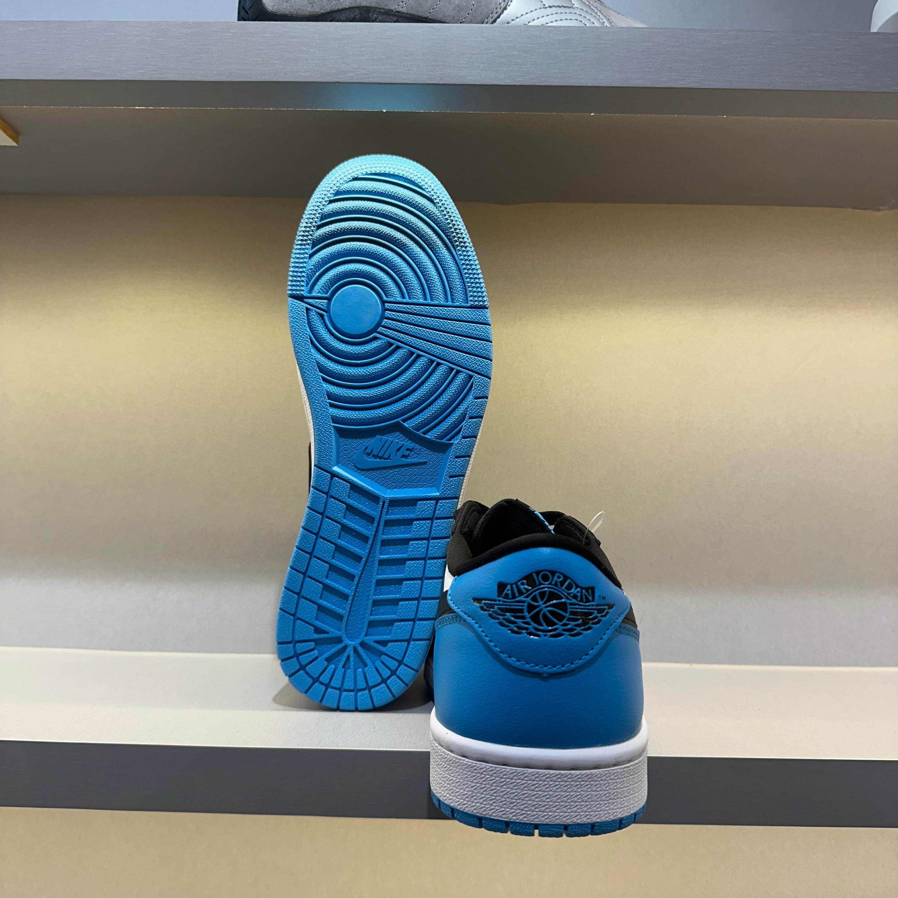 Air Jordan 1 Low OG UNC