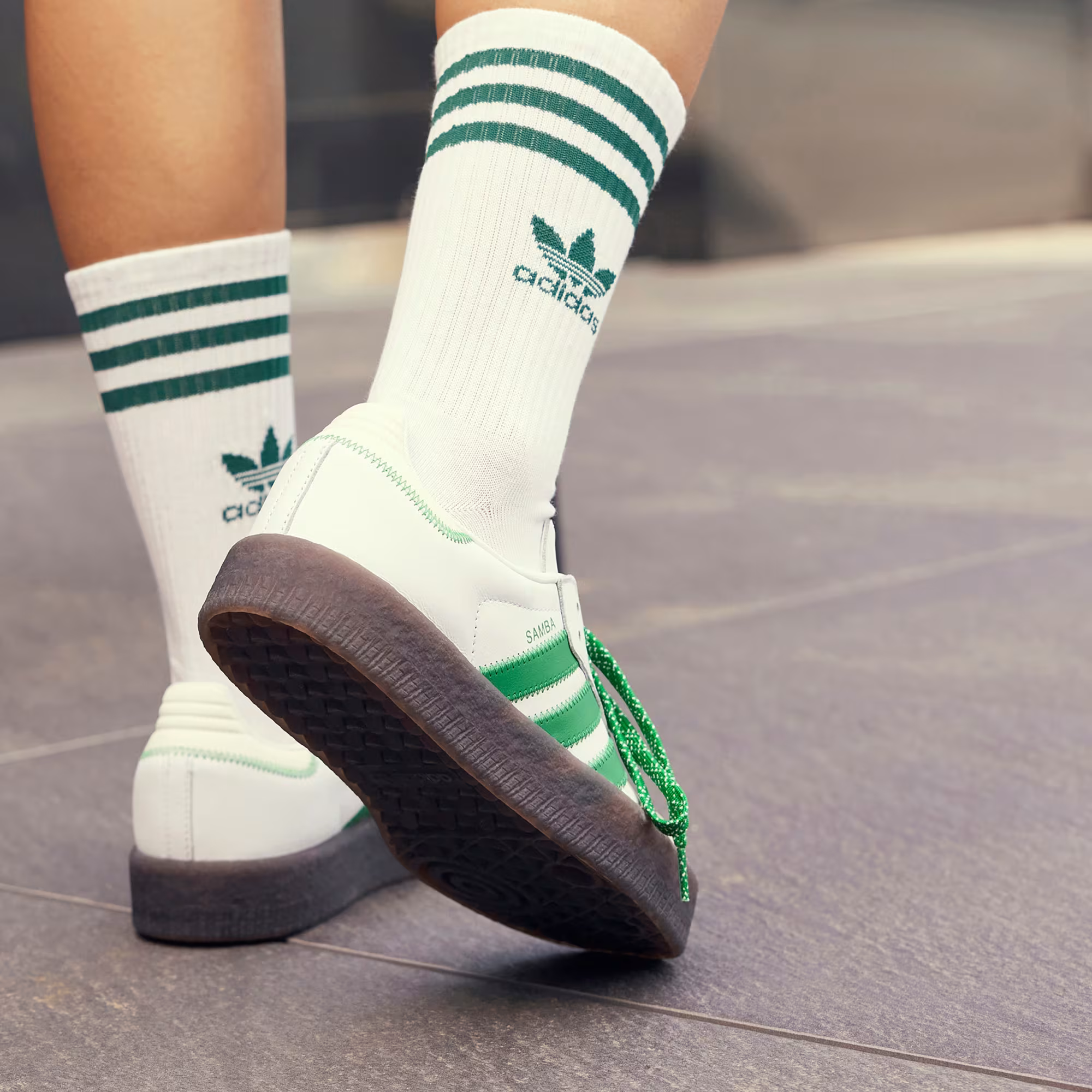 SAMBAE VERDE COM BRANCO–Blanco Clean