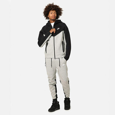 Conjunto Nike Tech Fleece Gris/Negro 2023 (New Season)