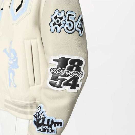 Chamarra Louis Vuitton Varsity En Piel Bordada “Multi-Patches Mixed/Milky White”