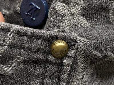 Pantalón Louis Vuitton Distressed Baggy Monogram Jeans