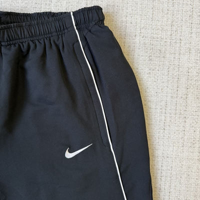 Conjunto Supreme x Nike Track Negro