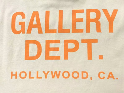 Playera Gallery Dept Souvenir Creme