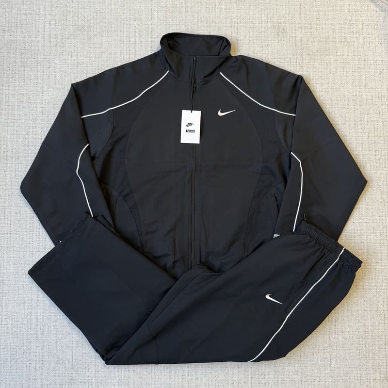 Conjunto Supreme x Nike Track Negro