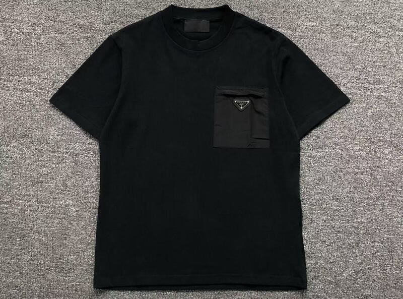 Playera Prada Pocket Logo